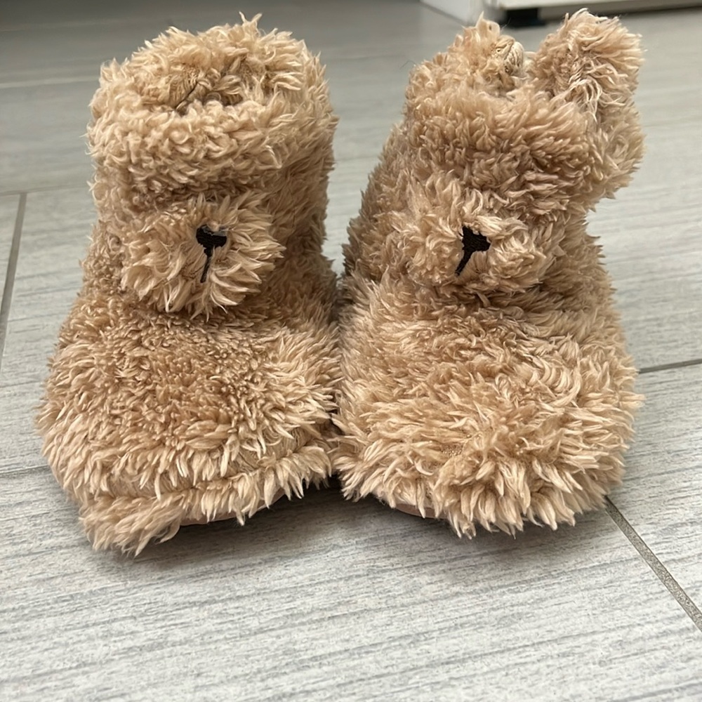 Baby Gap | Fuzzy Bear Slippers